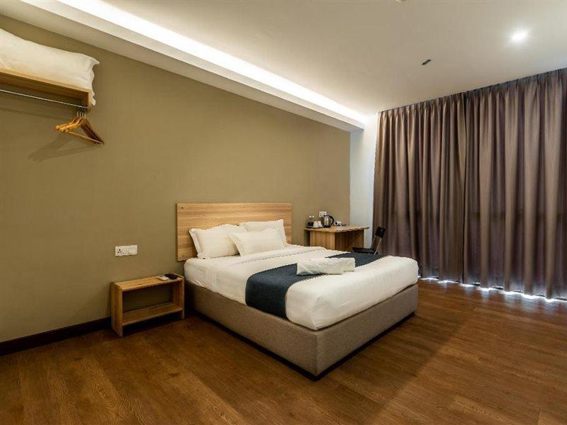 Orange Hotel Kota Kemuning @ Шах Алам Екстериор снимка