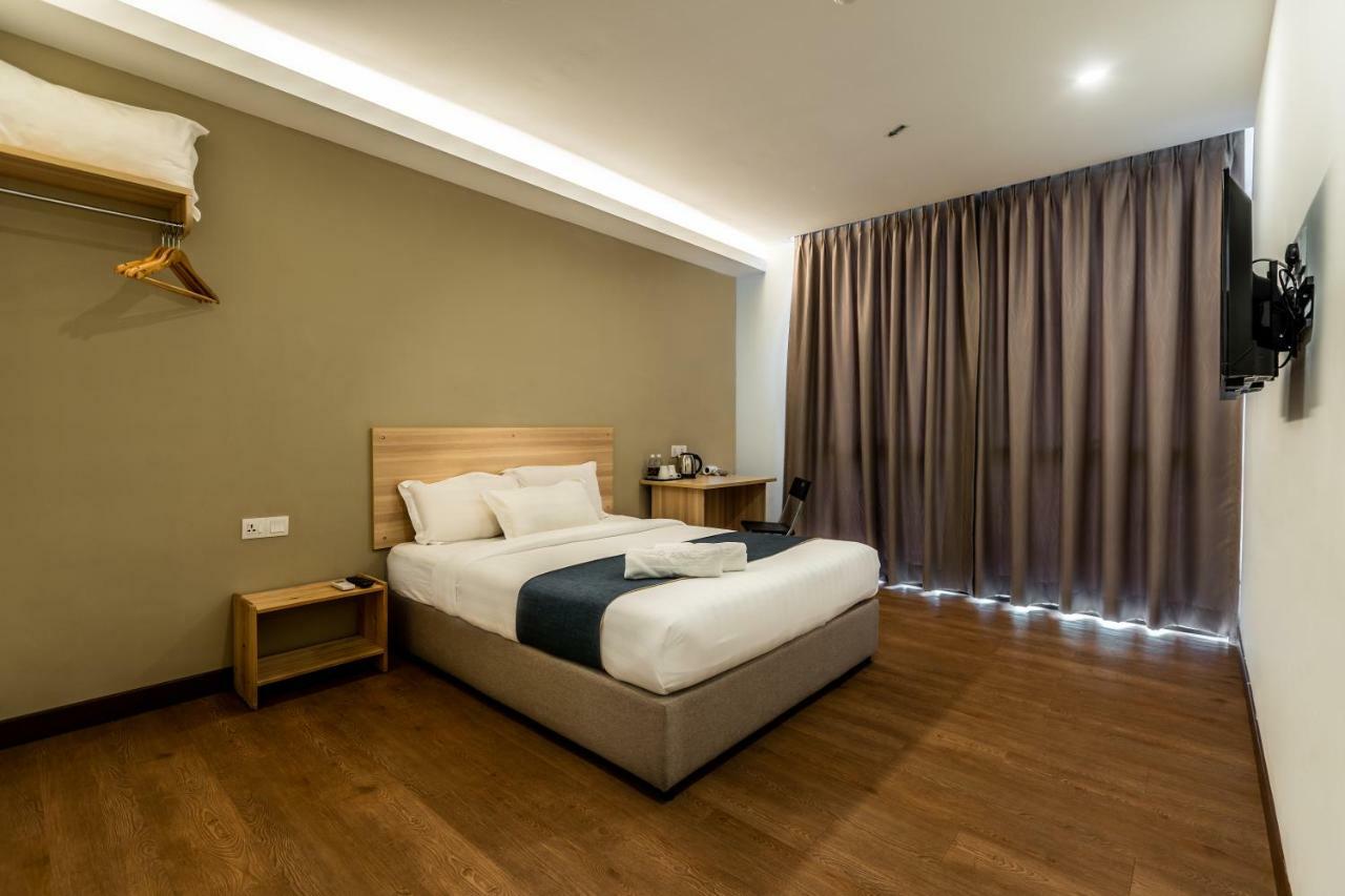 Orange Hotel Kota Kemuning @ Шах Алам Екстериор снимка